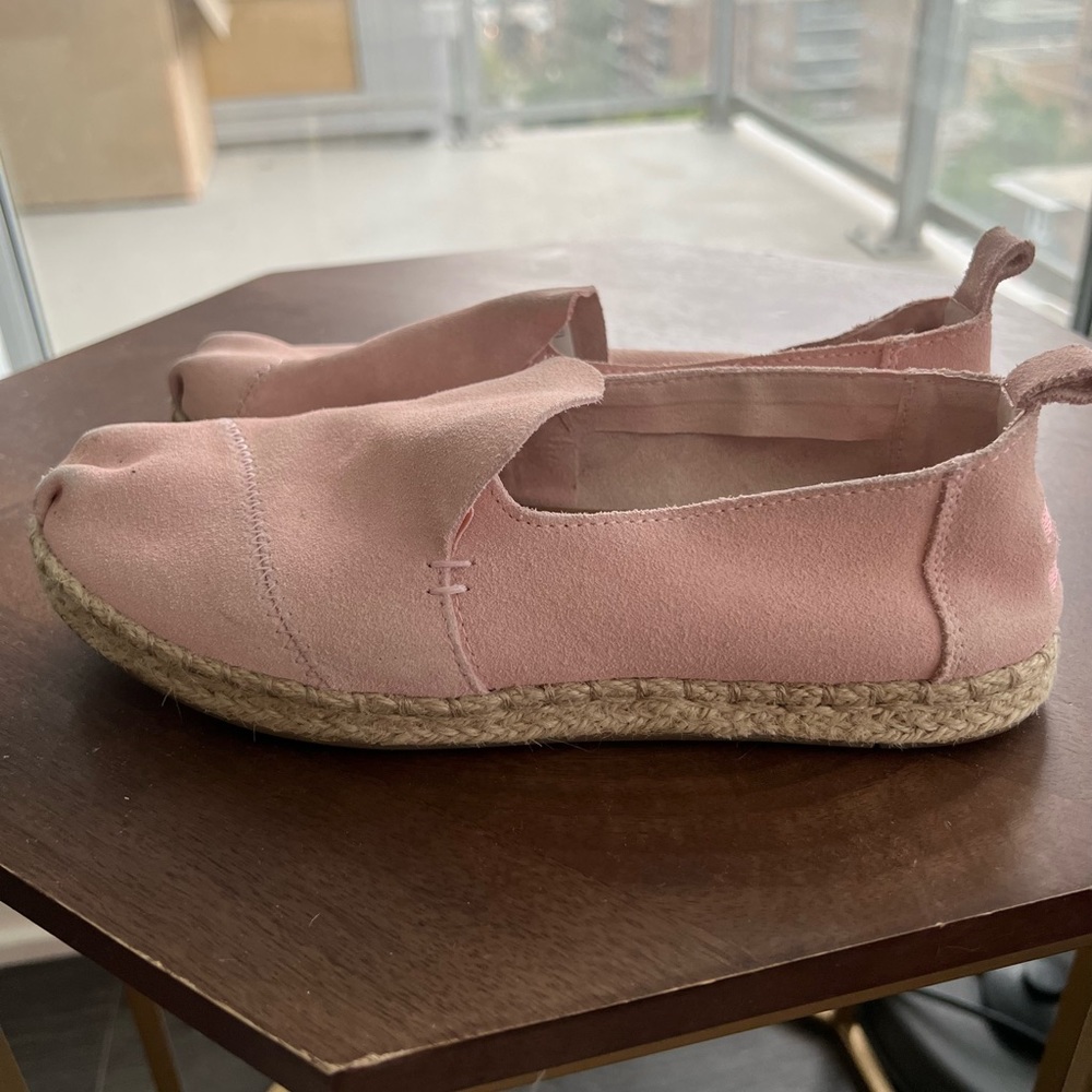 🩰TOMS: Pale Baby Pink Suede Espadrilles l New